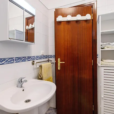 De La - Armacao Apartment *
